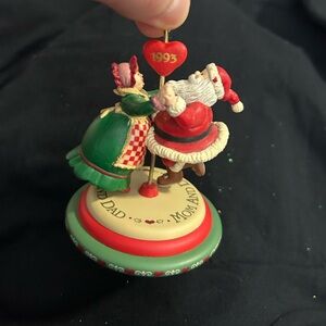 1993 Mom and Dad Santa ornament